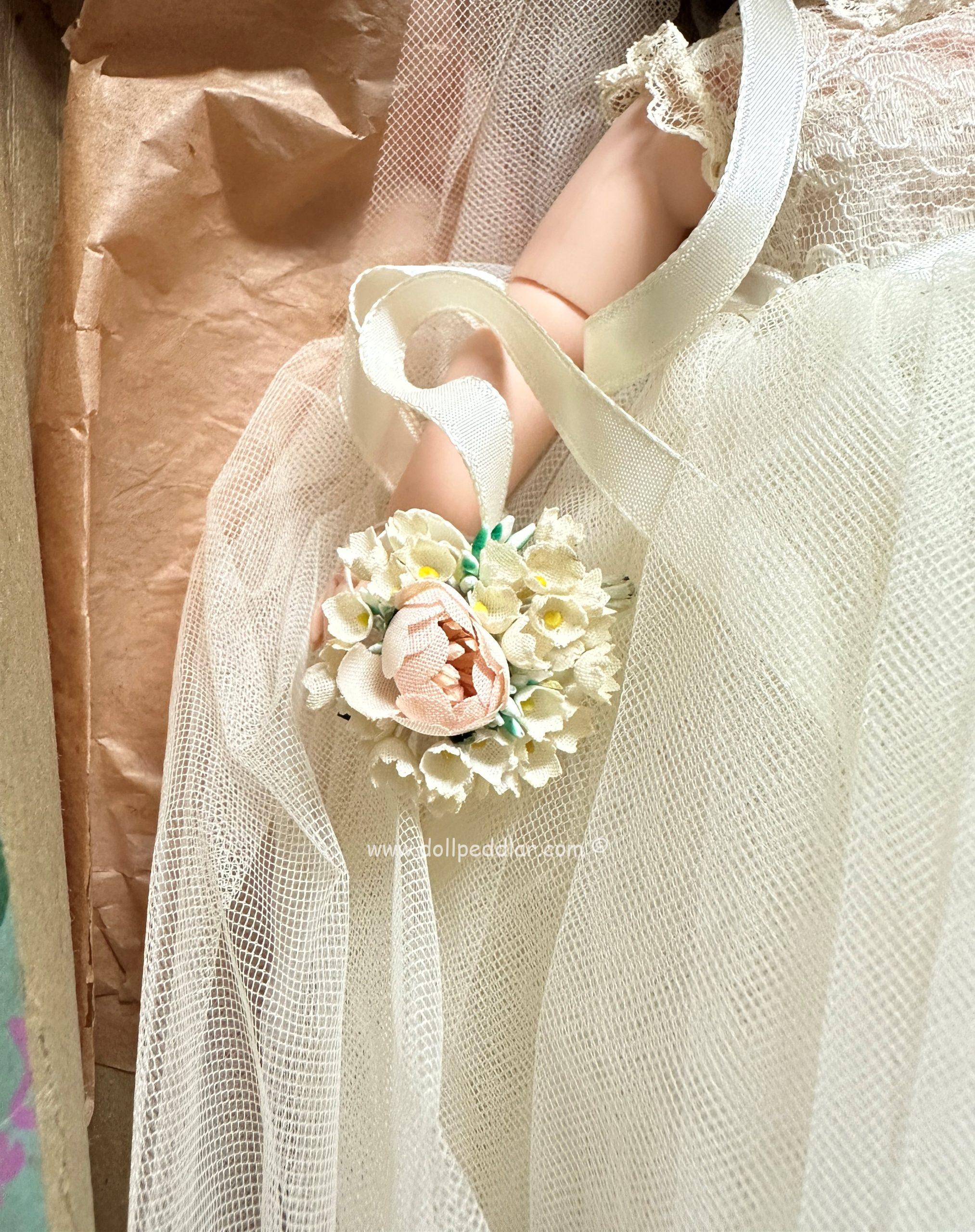 #1160 Vintage Madame Alexander Lissy Bride 12" Mint in Box - Image 3