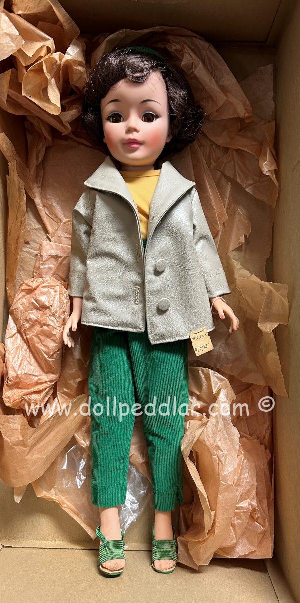 Madame Alexander Vintage Jacqueline #2205 - Mint, Pristine in Box 21" Cissy doll - Image 3