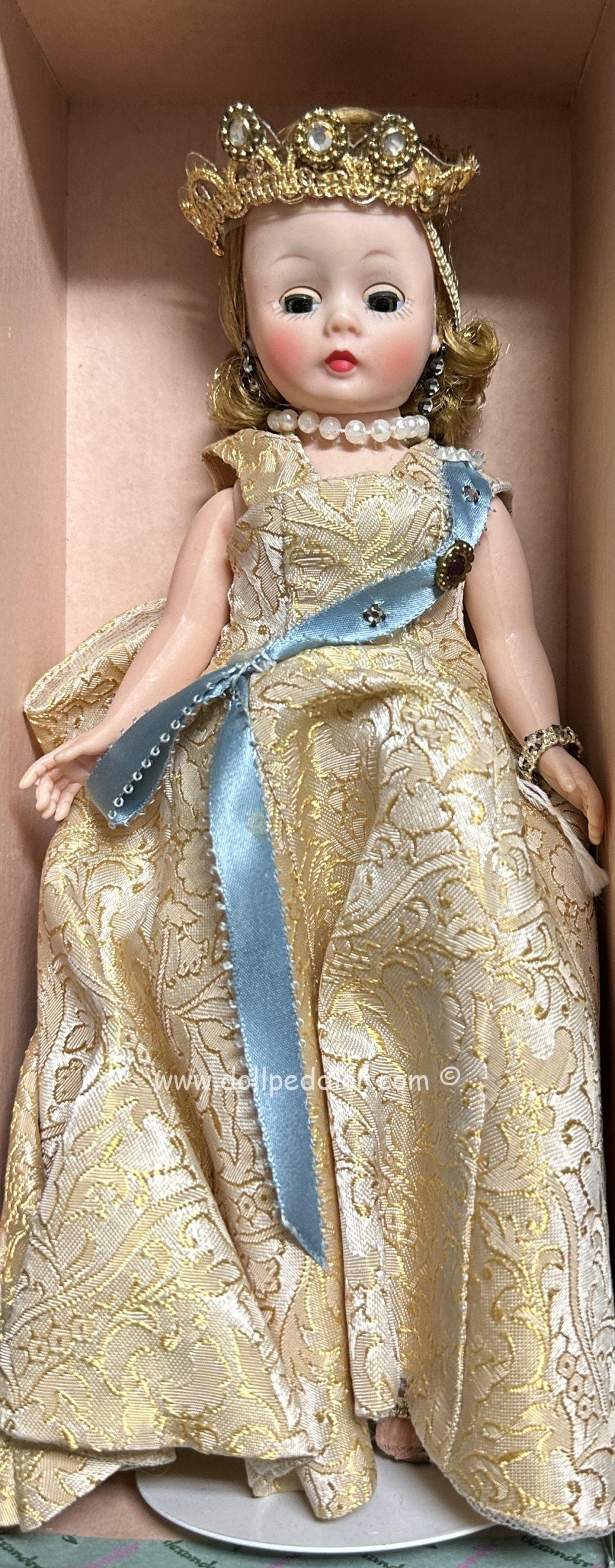 900 Queen Elizabeth Vintage Madame Alexander Doll - Image 2