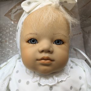 Annette Himstedt Annchen Barefoot Baby Collection. Mint in Box with Shipper