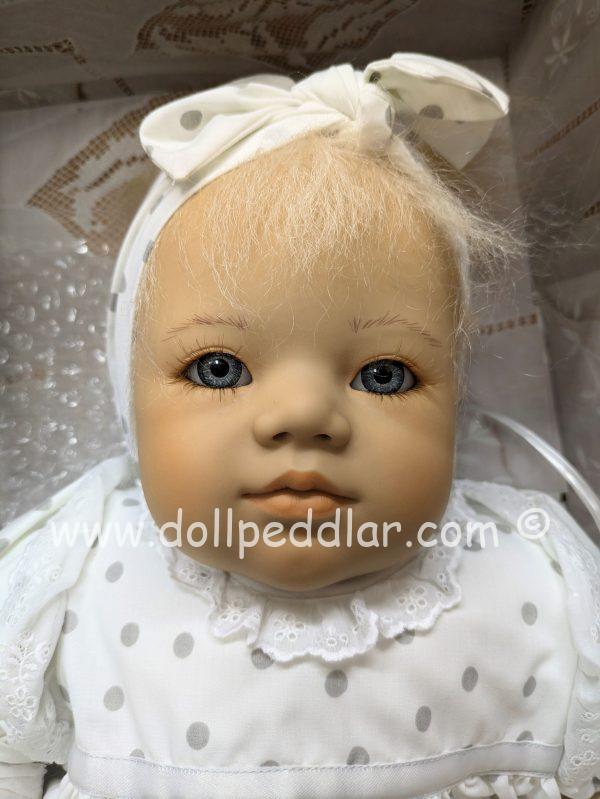 Annette Himstedt Annchen Barefoot Baby Collection. Mint in Box with Shipper