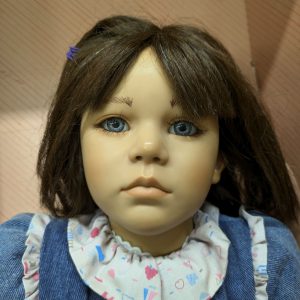 Annette Himstedt. FRIEDERIKE WORLD CHILDREN COLLECTION. 29″ Doll. NRFB In shipper. COA