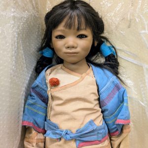 Annette Himstedt KASCHMIRI 35 5/6″ tall never removed from box with shipper LE377