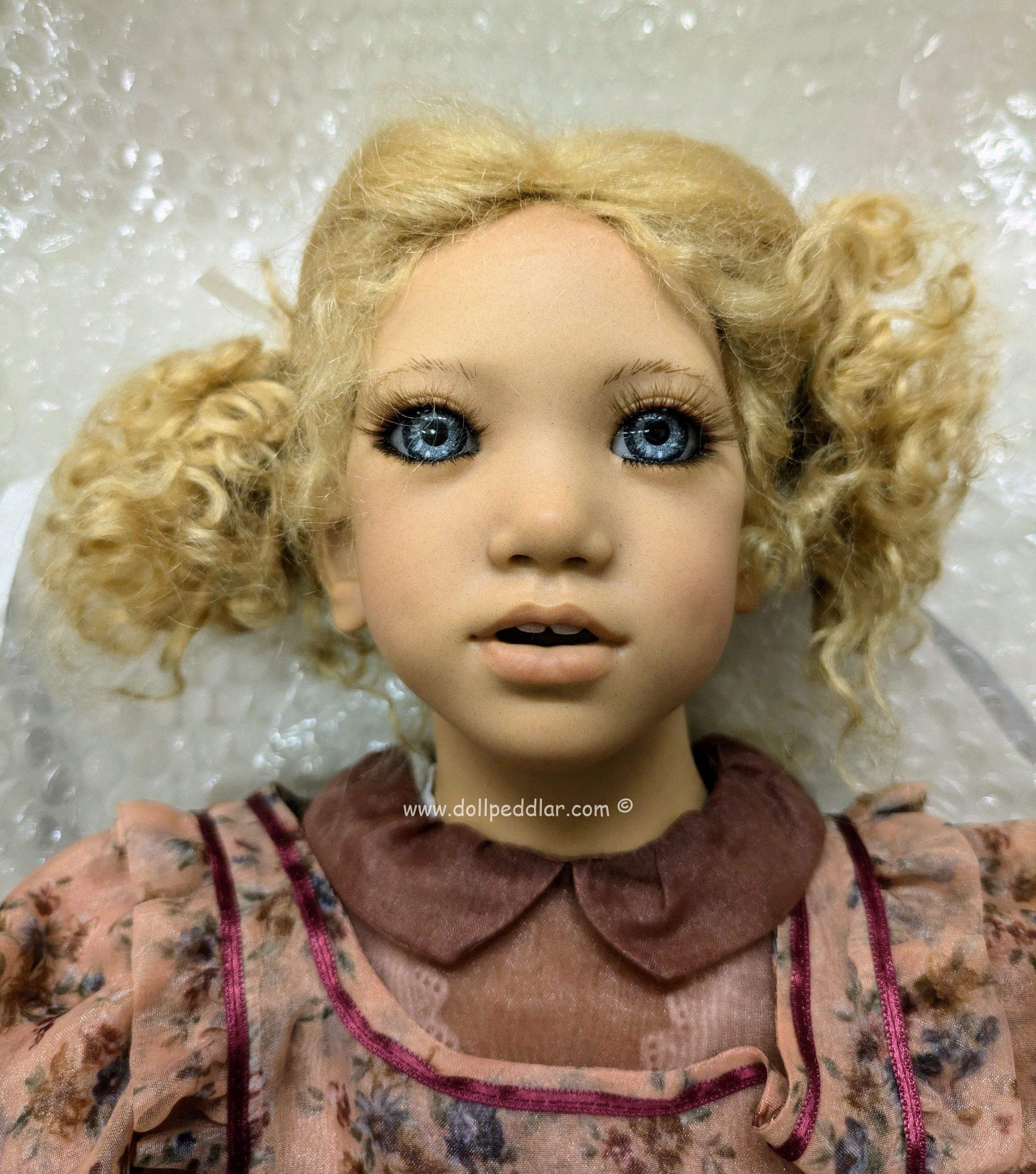 Annette Himstedt Lina 20.5" never removed from original box in shipper - Image 3