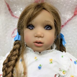 Annette Himstedt LONNEKE Doll NRFB in Shipper. COA