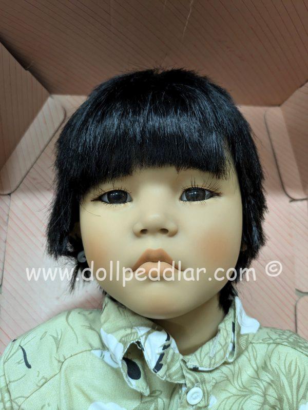 Annette Himstedt Makimura 31.5"  Box and COA   World Children. 1988/89 - Image 2