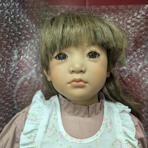 Annette Himstedt NEBLINA 27.5″. original box no shipper
