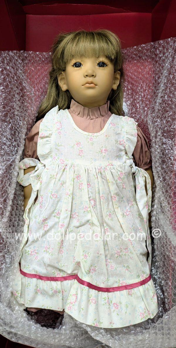Annette Himstedt NEBLINA 27.5".   original box no shipper - Image 2