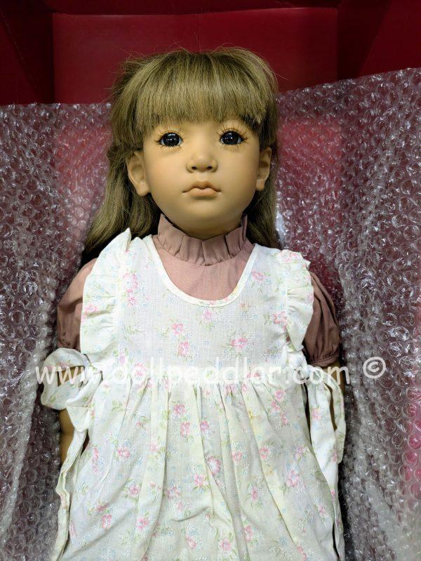 Annette Himstedt NEBLINA 27.5".   original box no shipper - Image 6