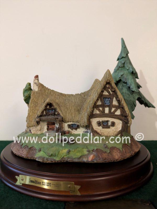 WDCC Enchanted Places Seven Dwarves Cottage Figurine NRFB w/ COA - Image 5