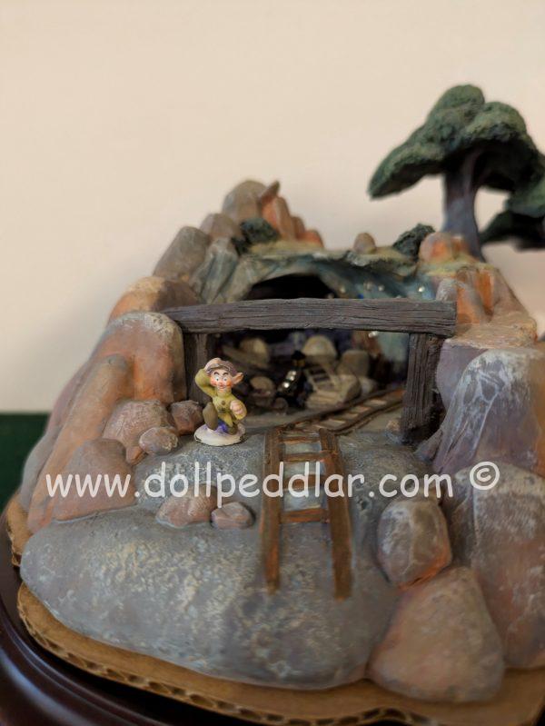 WDCC Enchanted Places Seven Dwarves' Jewel Mine Figurine NRFB w/ COA - Image 5