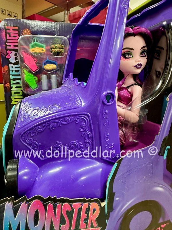 The Monster High Fangtastic Rockin' Food Truck playset - Image 5
