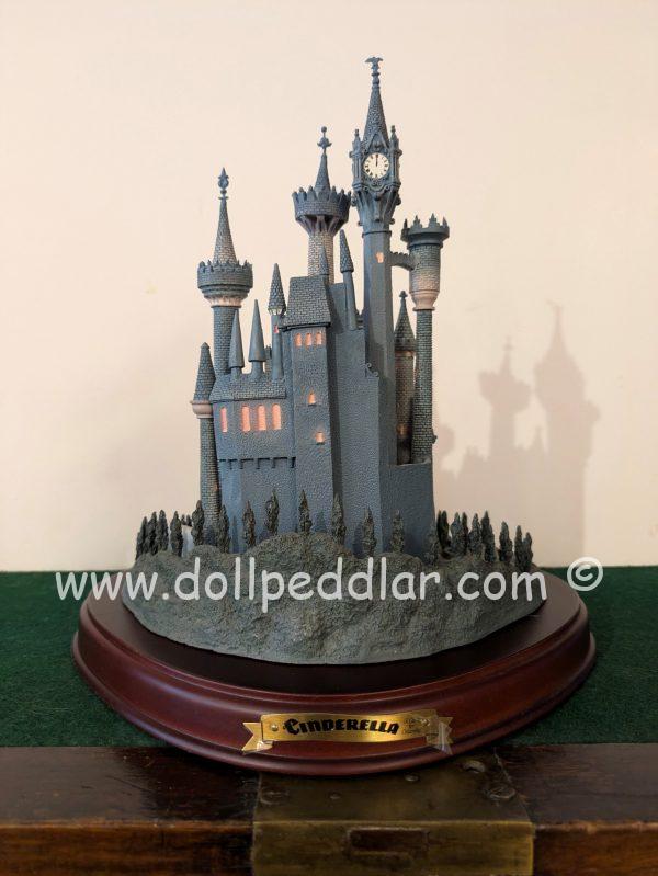 WDCC A Castle for Cinderella Porecelain Figurine NRFB w/ COA - Image 2