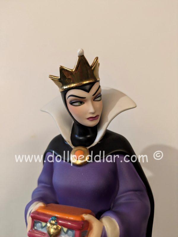 WDCC Queen "Bring Back Her Heart" Porcelain Figurine NRFB w/ COA