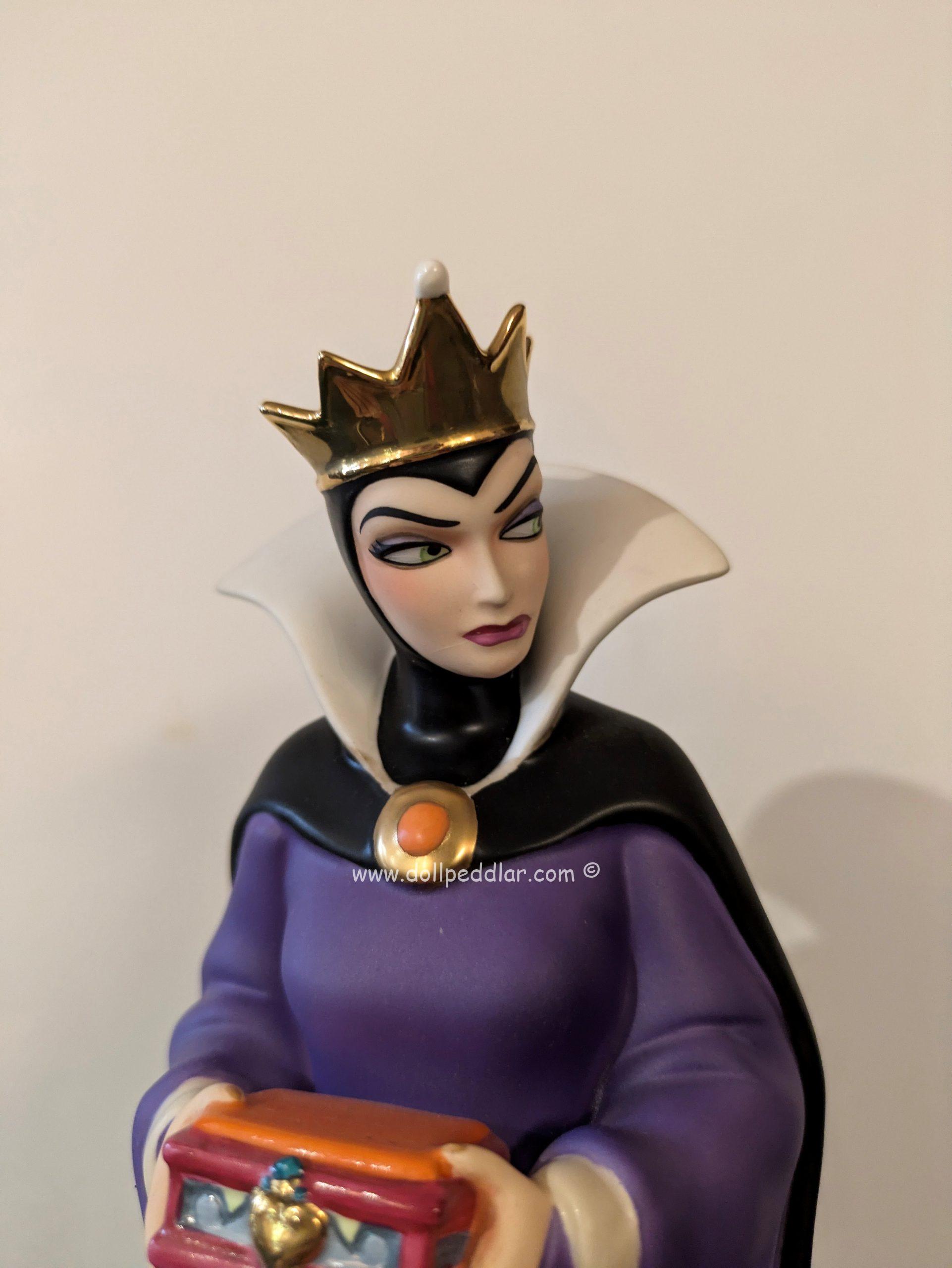 WDCC Queen "Bring Back Her Heart" Porcelain Figurine NRFB w/ COA