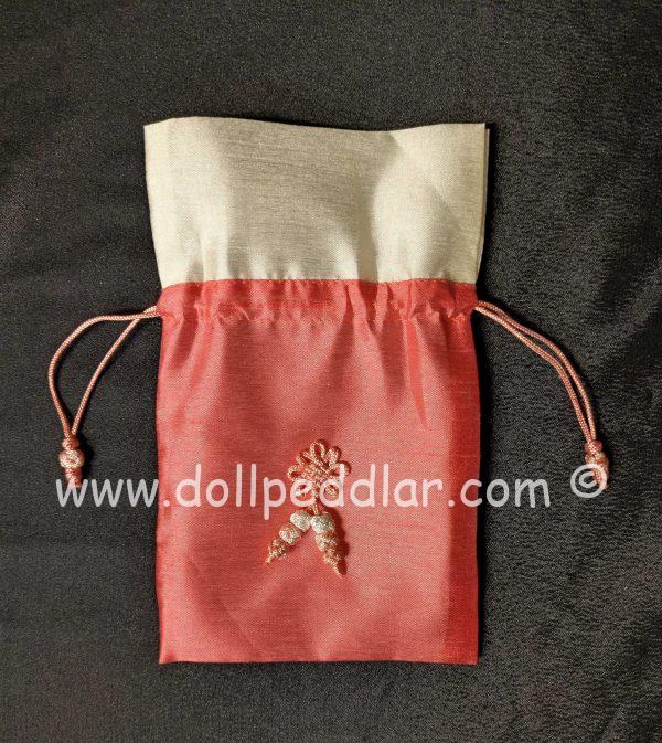 Amazoñ Women Health Collective Necklace - Image 5