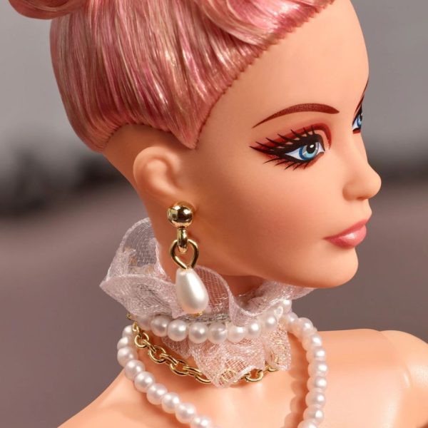 A "Tribute to Fashion" Barbie Doll,  First in New Series,  NRFB GOLD LABEL - Image 7