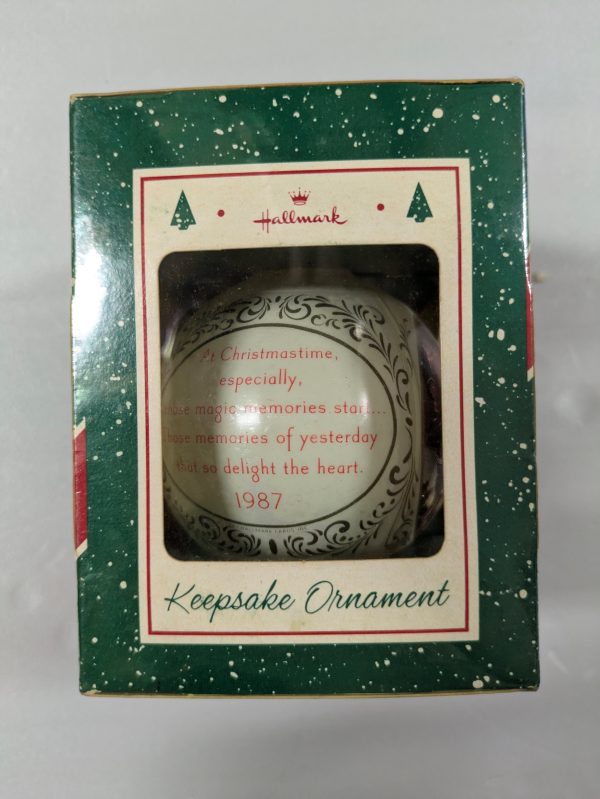 Hallmark Ornament I Remember Santa 1987 - Image 3