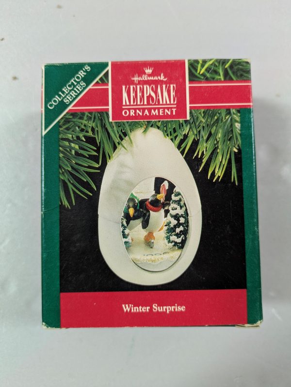 Hallmark Ornament Winter Surprise 1990 - Image 2
