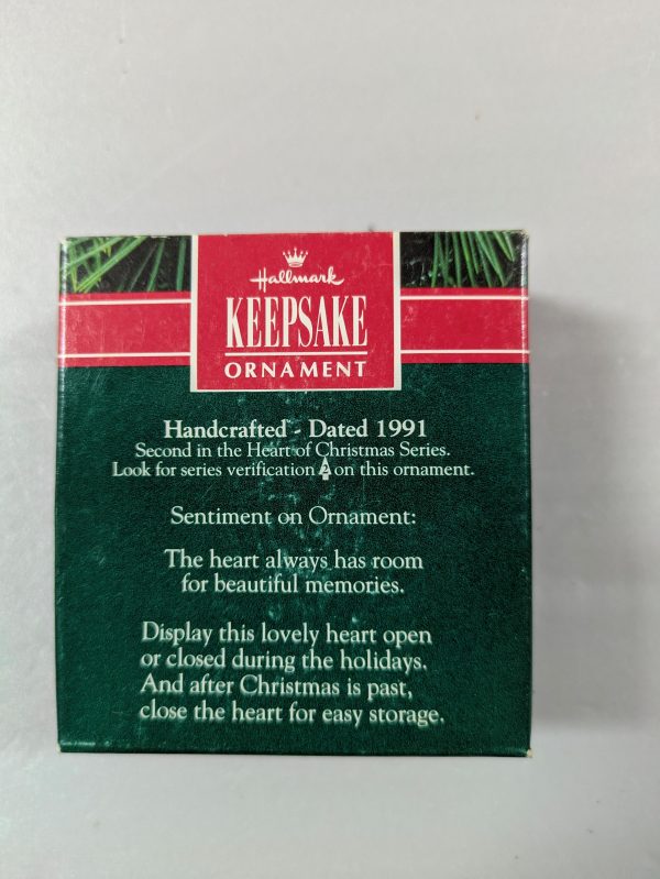Hallmark Ornament Heart of Christmas 1991 - Image 3