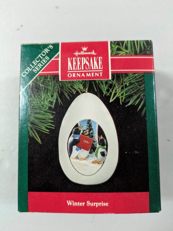 Hallmark Ornament Winter Surprise 1991 - Image 2