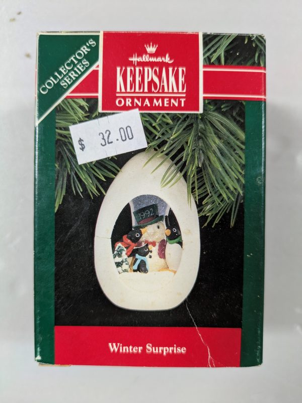 Hallmark Ornament Winter Surprise 1992 - Image 2