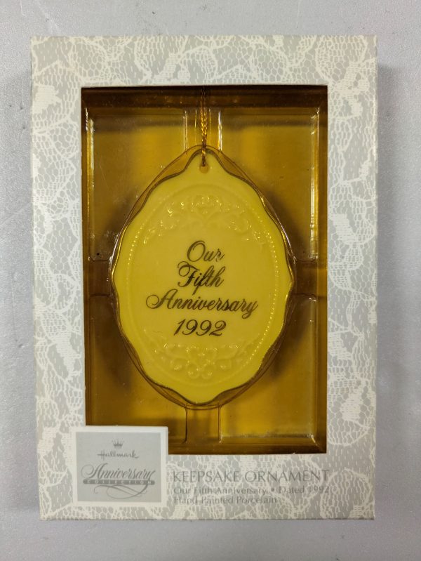 Hallmark Ornament Our Fifth Anniversary 1992 - Image 2