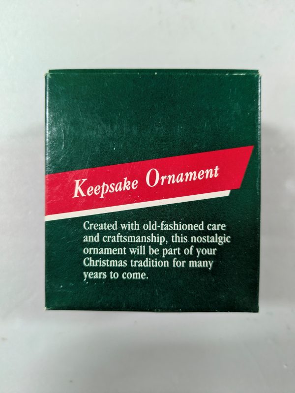 Hallmark Ornament Nostalgic Lamb 1989 - Image 3