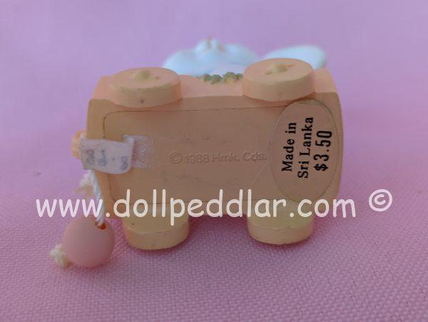 1988 Vintage Merry Miniatures Easter Bunny Pull-Wagon - Image 4