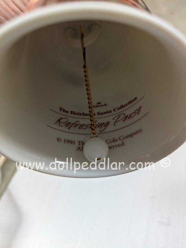 Hallmark Collections Heirloom Santa Collector's Porcelain Bell Refreshing Pause (Coca-Cola) 1991 - Image 4