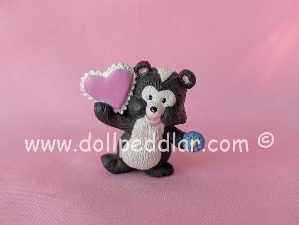 1992 Vintage Merry Miniatures Skunk with Heart