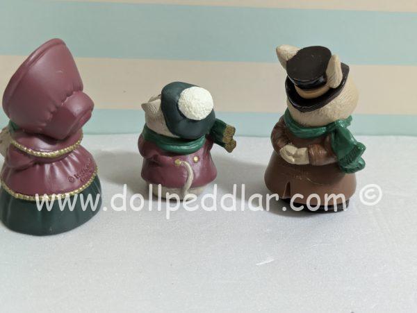 1994 Vintage Merry Miniatures Caroling Family Set - Image 2
