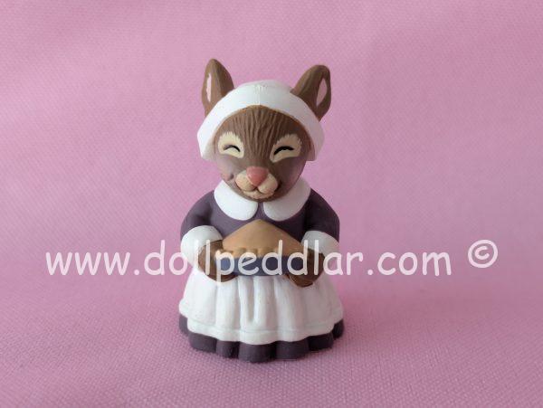 1994 Vintage Merry Miniatures Bunny Baker