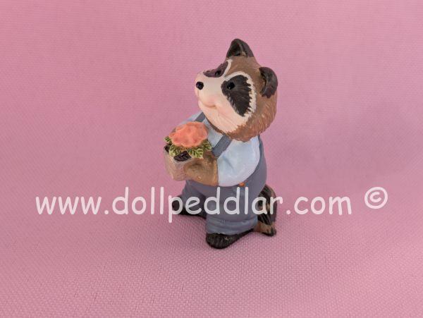 1994 Vintage Merry Miniatures Raccoon Holding Flowers - Image 4