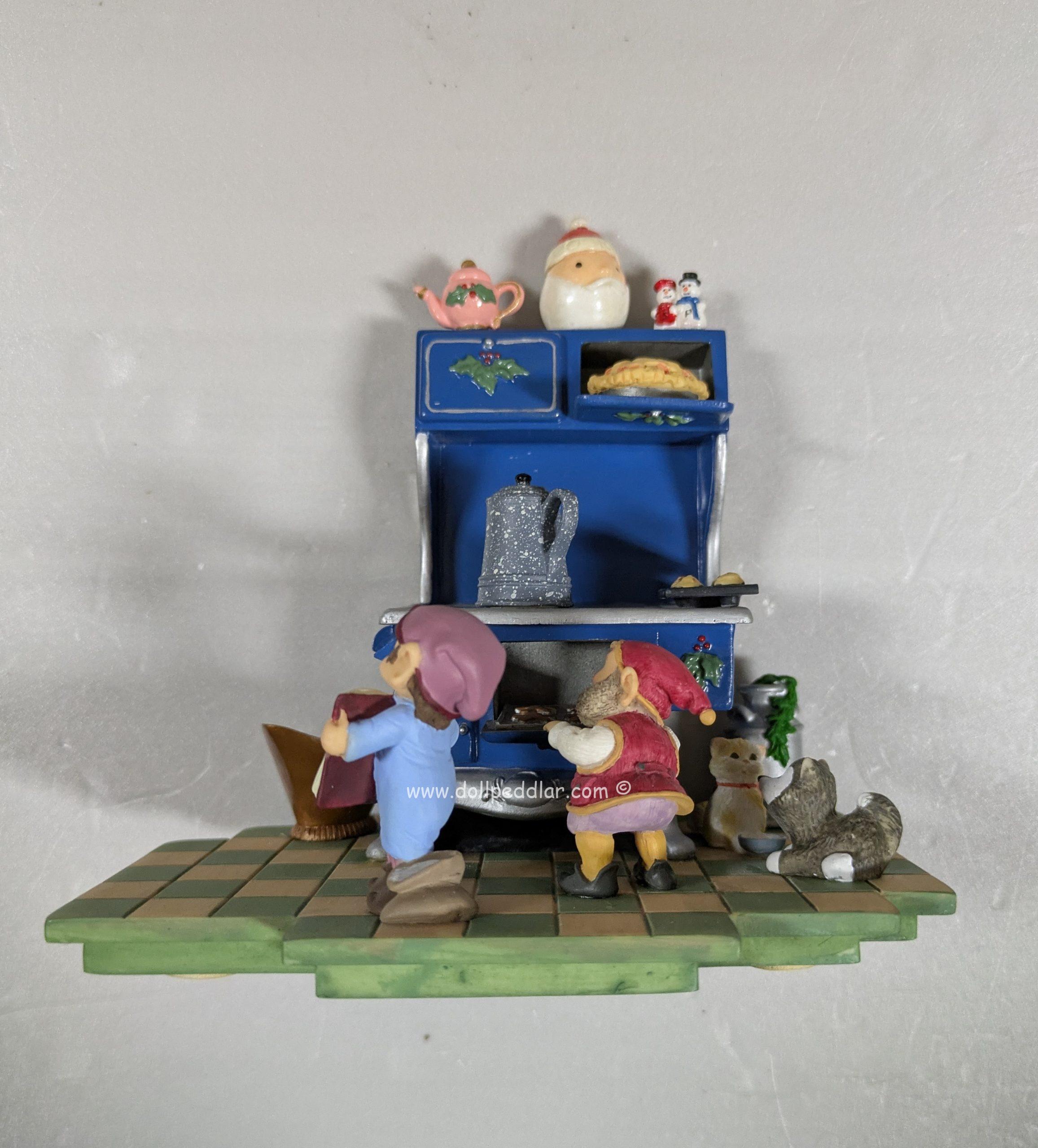 Hallmark Ornament Christmas Eve Bake-Off Display 1995 NRFB