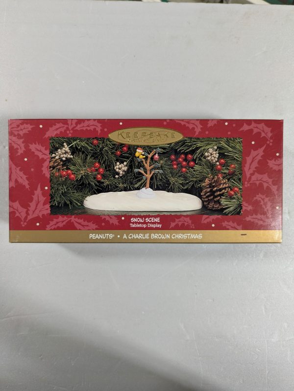 Hallmark Ornament Peanuts A Charlie Brown Christmas Snow Scene 1995 - Image 3