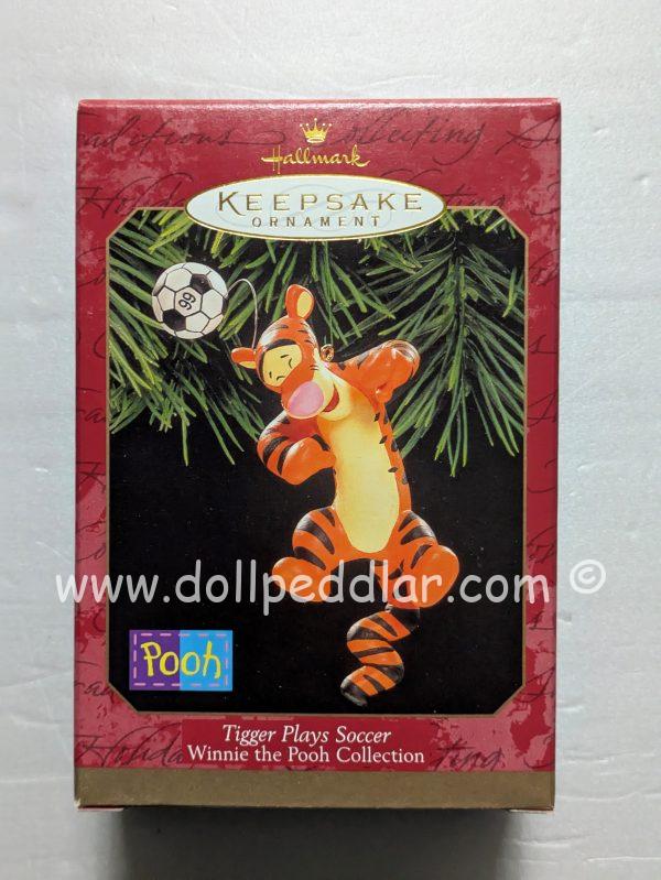 Hallmark Ornament Tigger Plays Soccer 1999 NRFB