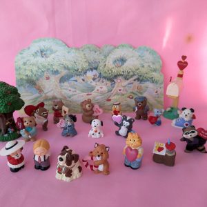 Vintage Merry Miniatures Valentines Heartland Display