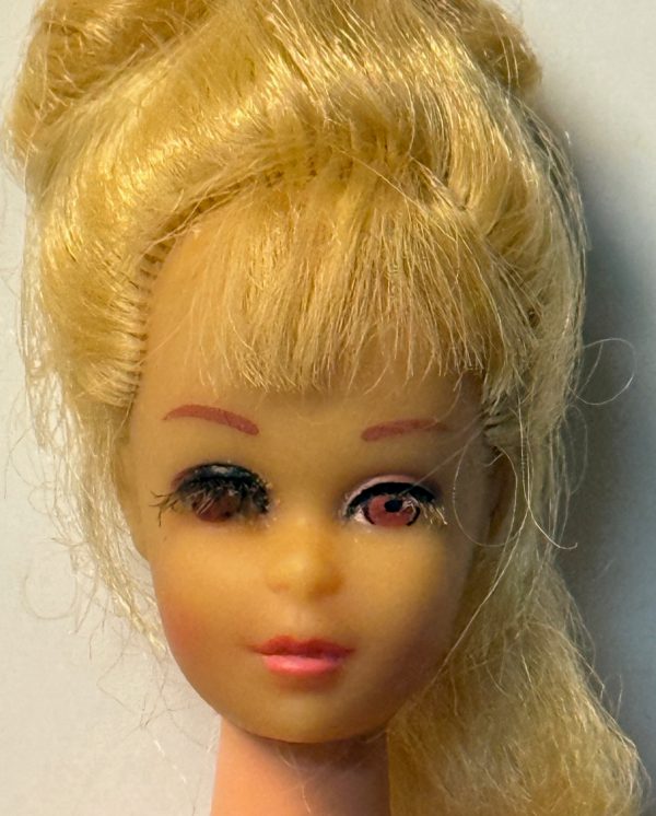 #1129 Vintage Growin Pretty Hair Francie Doll in Original Dress - Image 2