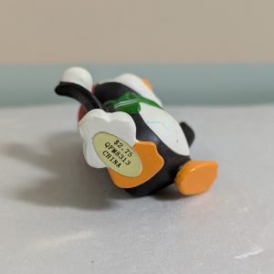 1994 Vintage Merry Miniatures Penguin Throwing Snowballs