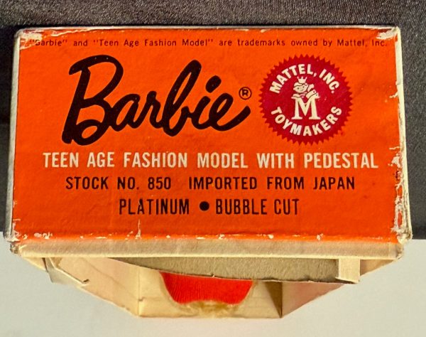 #850 Vintage Bubble Cut Barbie Platinum MIB - Image 8