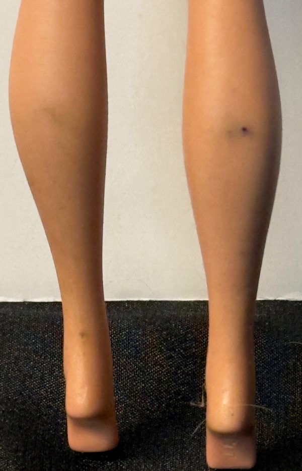 Vintage #870 Fashion Queen Barbie in Original Swimsuit - Image 5