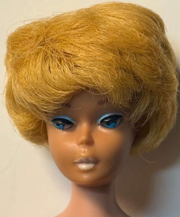 Vintage #850 Bubble Cut Barbie Blonde NUDE - Image 2