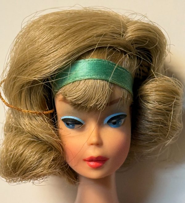#1070 Vintage American Girl Barbie Japanese Side-Part Silver Hair MINT/NO BOX - Image 2