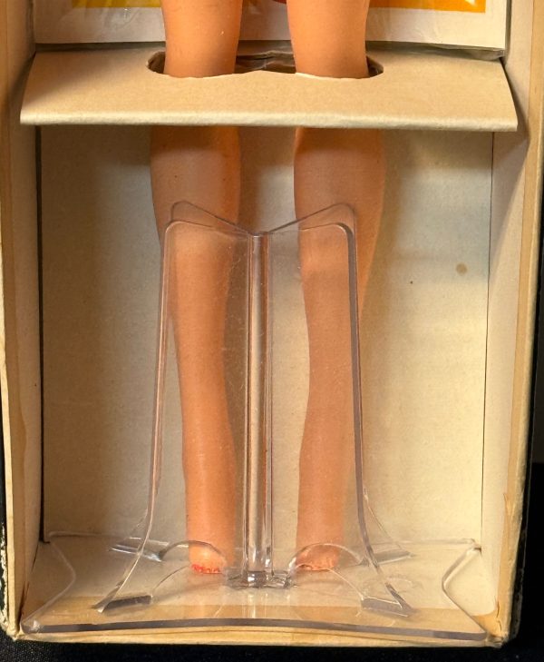 #1190 Vintage Standard Barbie Blonde Hair MIB - Image 4