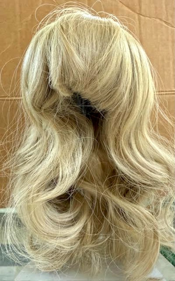 Dawn Long blonde wavy & curls wig with bangs Size 13-14