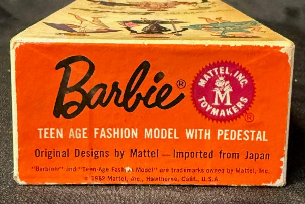 #850 Vintage Bubble Cut Barbie Brunette MIB - Image 8