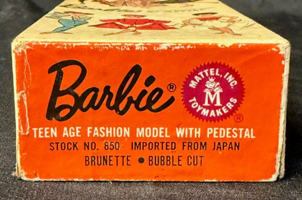 #850 Vintage Bubble Cut Barbie Brunette MIB - Image 9