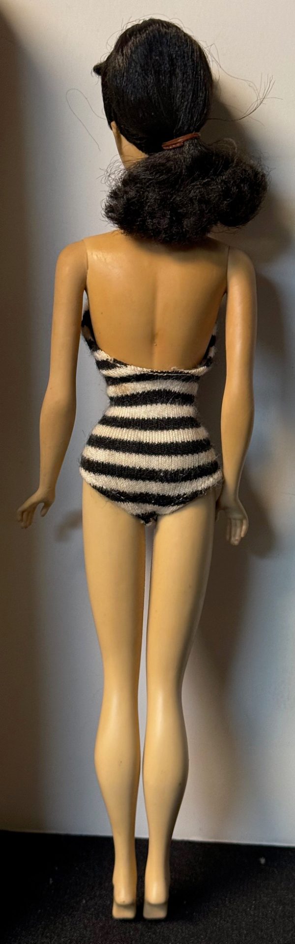 #850 Vintage Ponytail Barbie Brunette w/Blue Liner MIB - Image 4