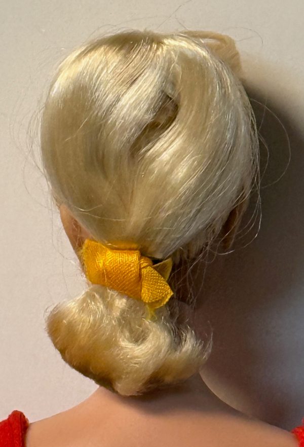 #850 Vintage Platinum Swirl Ponytail Barbie MIB w/Wrist Tag - Image 7